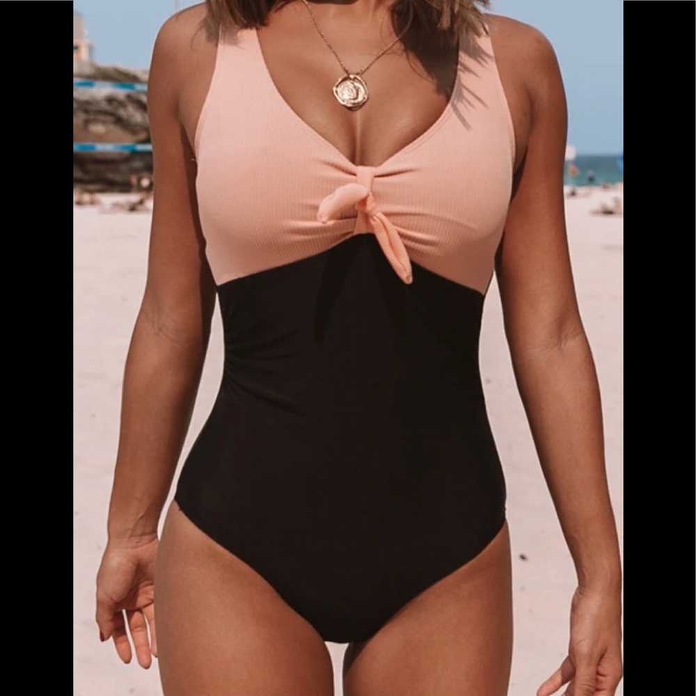 Beachissi One Piece Black/Peach NWT Large